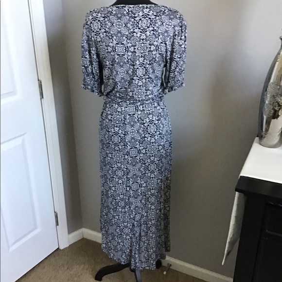 Bobeau Maxi Dress - Picture 4 of 8